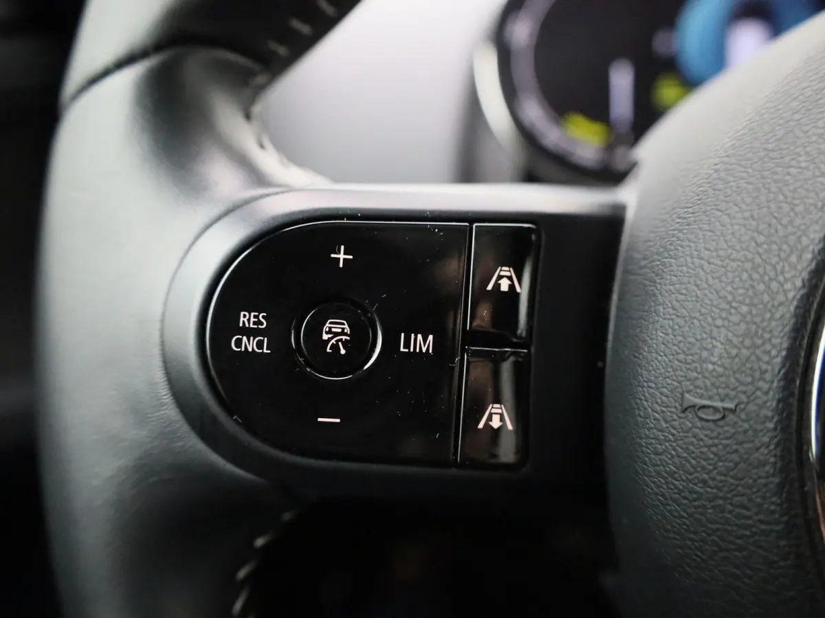 1.5 Cooper ALL4 John Cooper Works | Automaat | Apple Carplay / Android Auto | Camera | Parkeersensoren | Panoramadak |