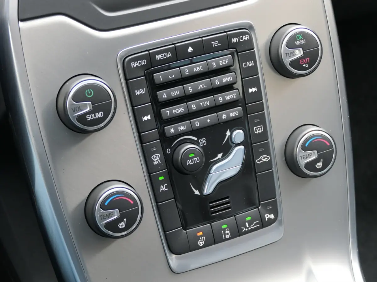 3.0 T6 AWD Summum Schuifdak / Xenon / Trekhaak / Premium sound
