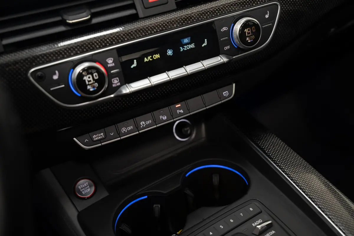 3.0 TFSI Quattro*PANO*CARBON*ACC*B&O*RS-ZETELS*