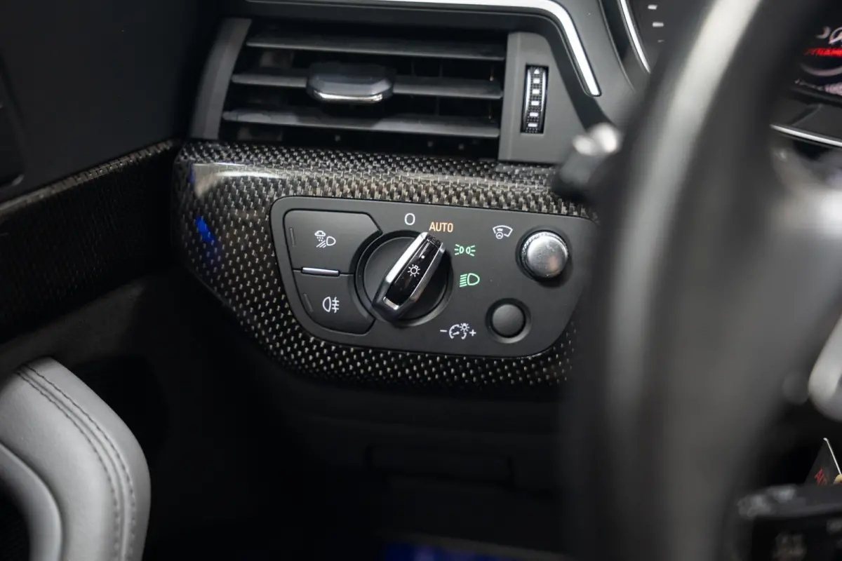 3.0 TFSI Quattro*PANO*CARBON*ACC*B&O*RS-ZETELS*