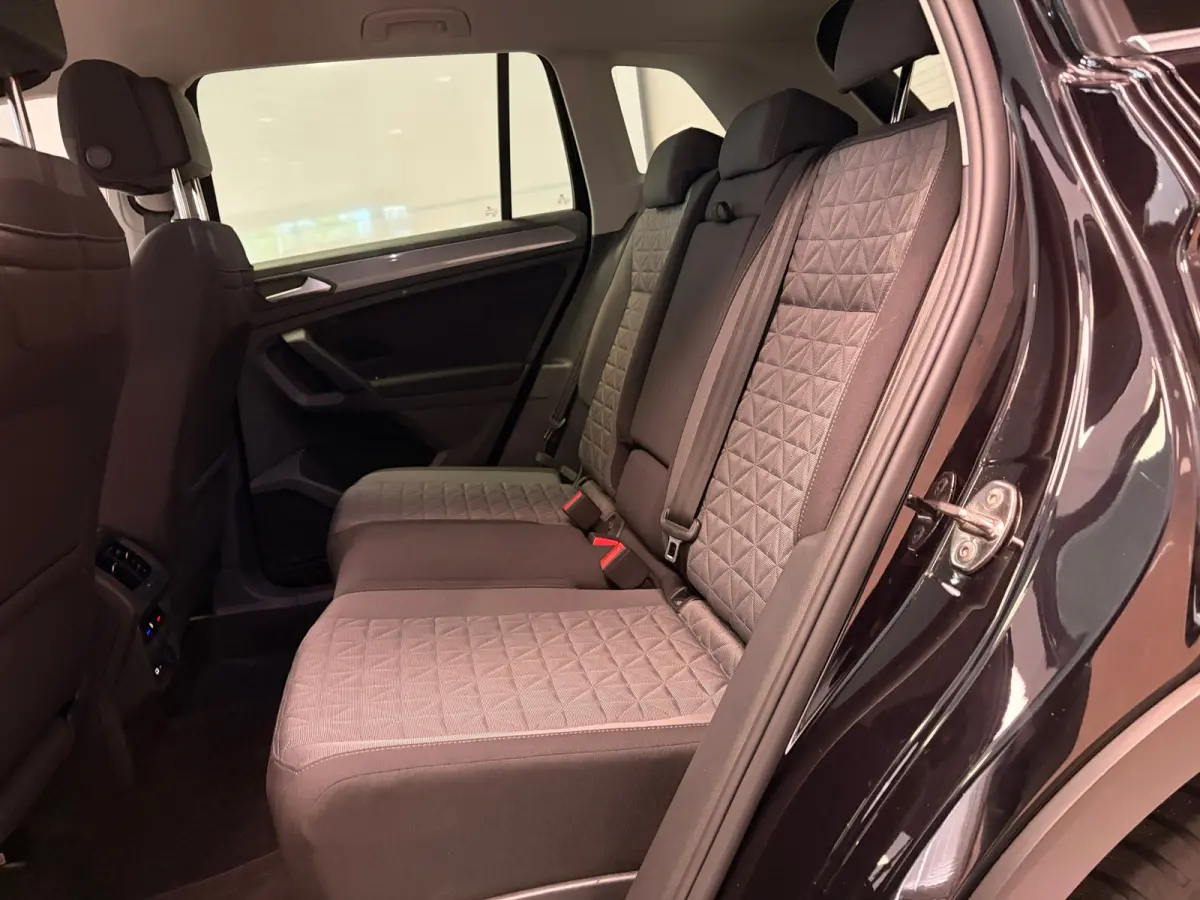 1.5 TSI Life Business | LED | ELEKTR. ACHTERKLEP | NAVI | CAR PLAY |
