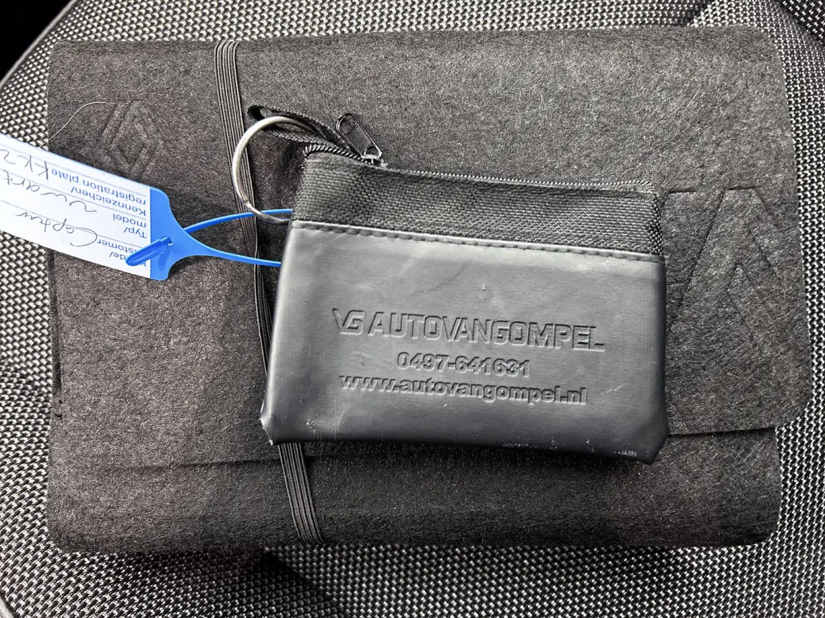 E-Tech full hybrid 145PK Techno | CAMERA | NAVI GROOT | STOELVERWARMING | KEYLESS