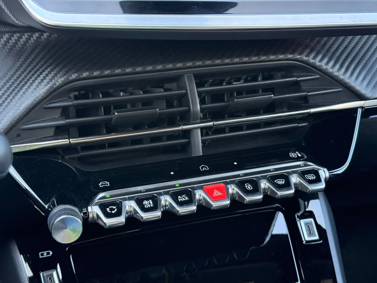 1.2 Hybrid 145 e-DCS6 GT 360 camera | Keyless | Sfeer verlichting | Adeptieve cruise control | Dode hoek detectie | Apple carplay & Android auto
