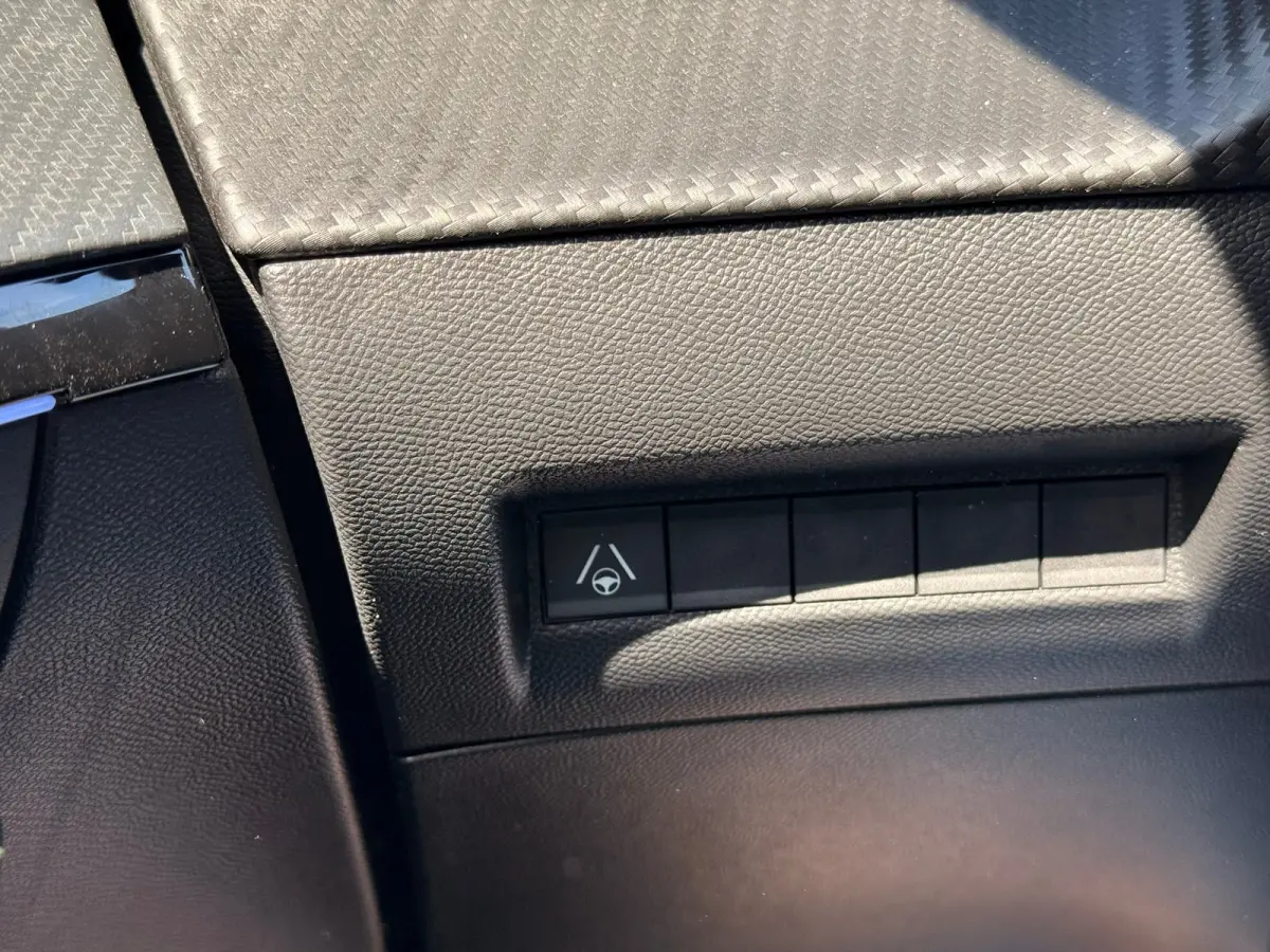 1.2 Hybrid 145 e-DCS6 GT 360 camera | Keyless | Sfeer verlichting | Adeptieve cruise control | Dode hoek detectie | Apple carplay & Android auto