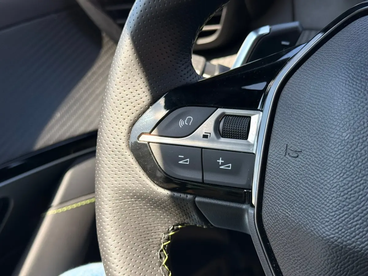 1.2 Hybrid 145 e-DCS6 GT 360 camera | Keyless | Sfeer verlichting | Adeptieve cruise control | Dode hoek detectie | Apple carplay & Android auto