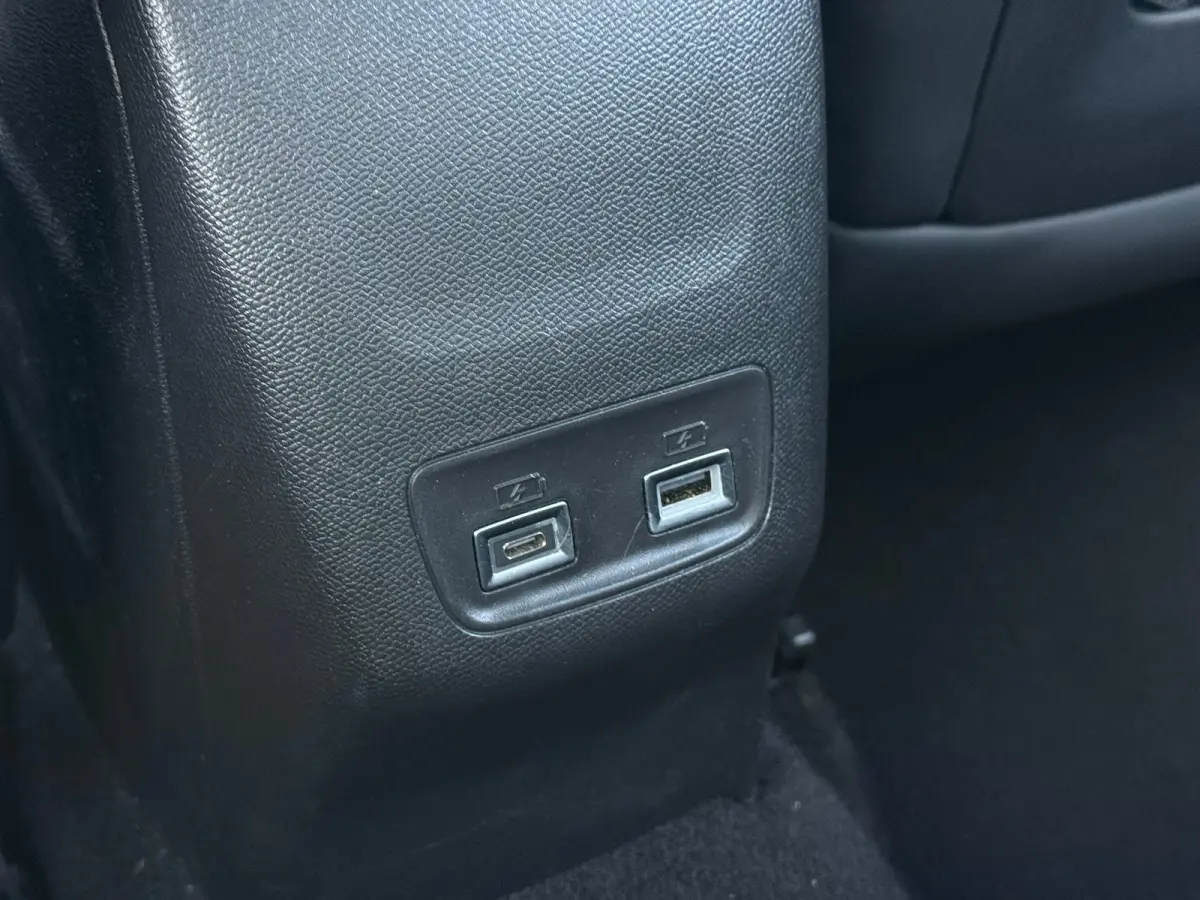 1.2 Hybrid 145 e-DCS6 GT 360 camera | Keyless | Sfeer verlichting | Adeptieve cruise control | Dode hoek detectie | Apple carplay & Android auto