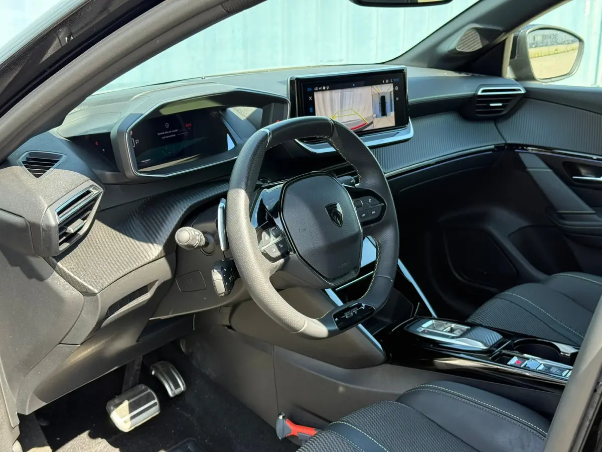 1.2 Hybrid 145 e-DCS6 GT 360 camera | Keyless | Sfeer verlichting | Adeptieve cruise control | Dode hoek detectie | Apple carplay & Android auto