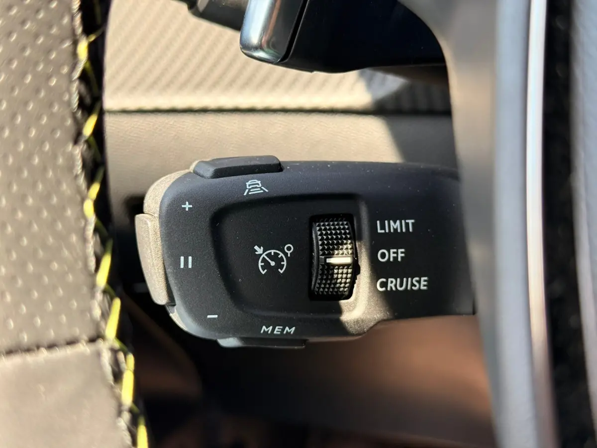 1.2 Hybrid 145 e-DCS6 GT 360 camera | Keyless | Sfeer verlichting | Adeptieve cruise control | Dode hoek detectie | Apple carplay & Android auto