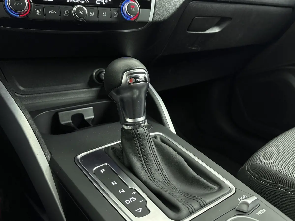 35 TFSI CoD Sport Pro Line Airco | Cruise Control | Lederen Stuurwiel | Lichtmetalen Velgen | Multimedia-Voorbereiding | Navigatiesysteem | Parkeersensor Achter | Stuurwiel Multifunctioneel