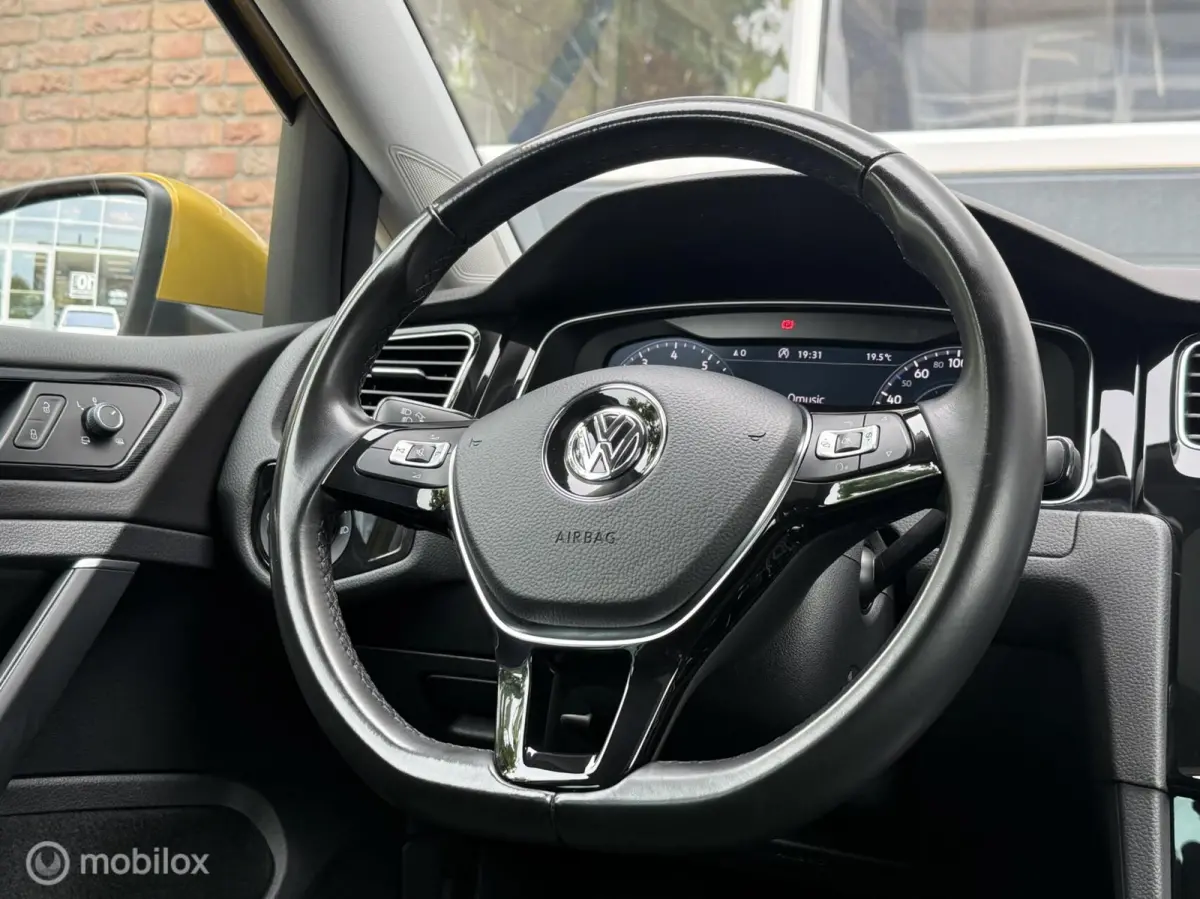 1.4 TSI R-Line Panodak Navi Carplay Virtual Camera 19 inch Pretoria