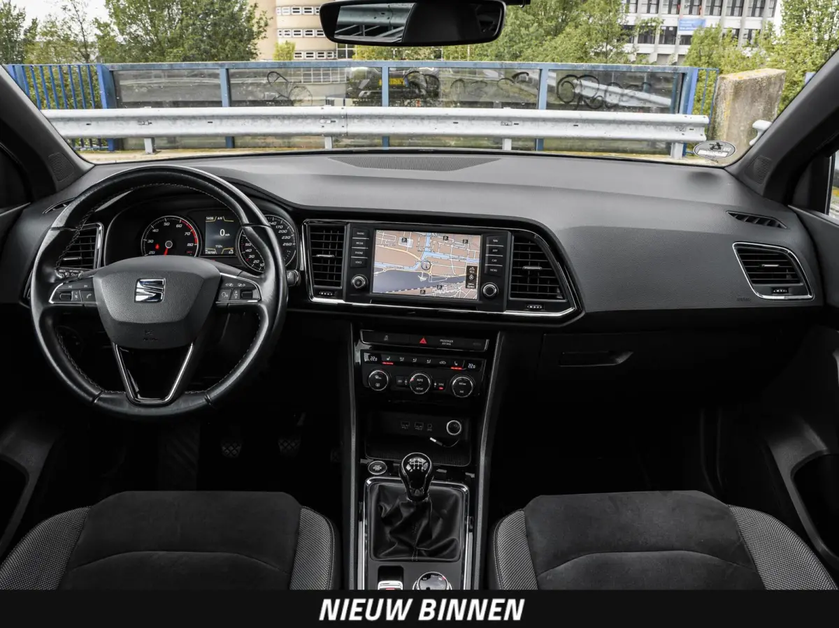 1.4 EcoTSI Xcellence 150 PK | LED | Camera | Trekhaak | Stoelverwarming | Sfeerverlichting | Navigatie | Apple Carplay/Android Auto | 19"