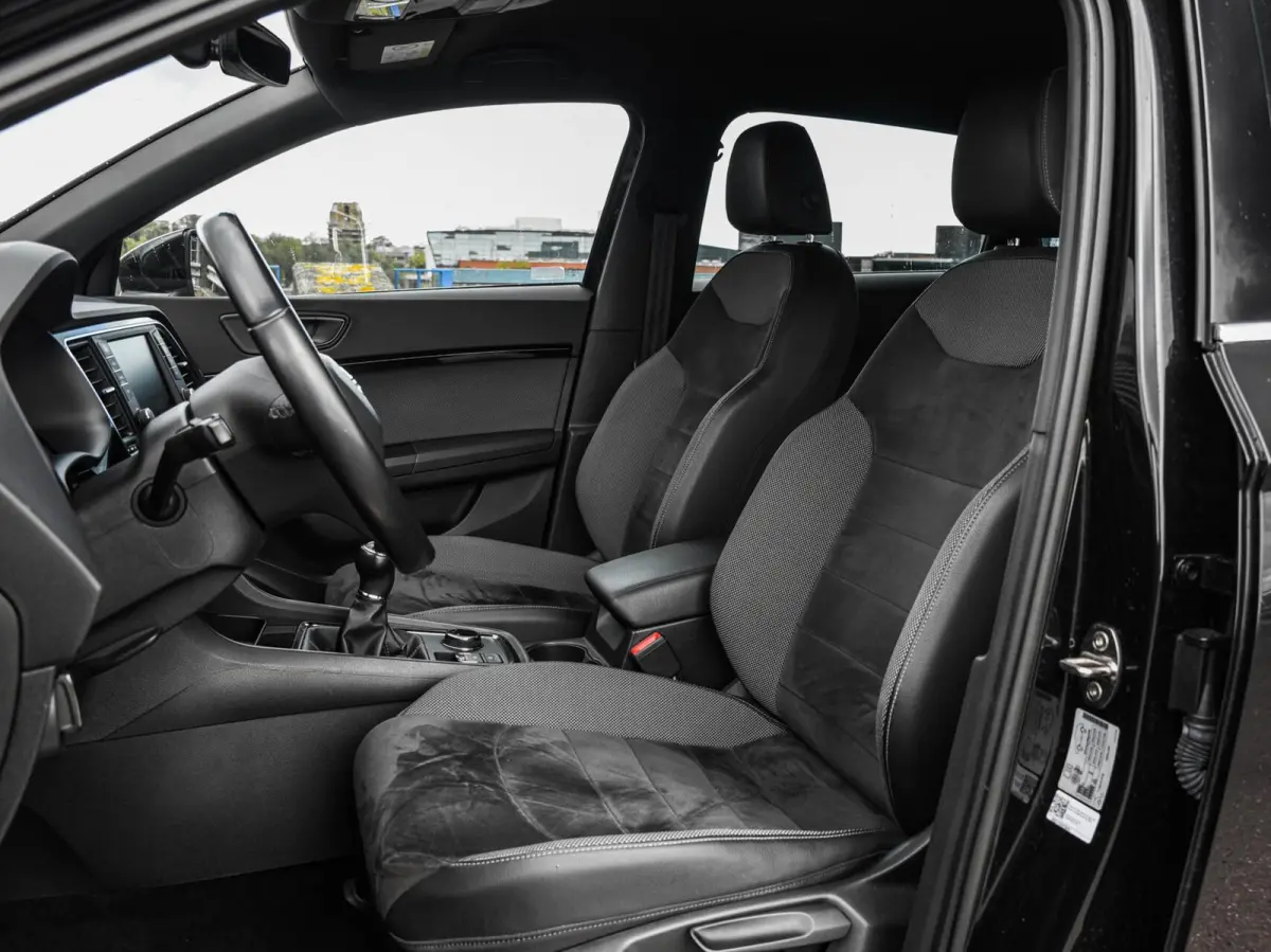 1.4 EcoTSI Xcellence 150 PK | LED | Camera | Trekhaak | Stoelverwarming | Sfeerverlichting | Navigatie | Apple Carplay/Android Auto | 19"