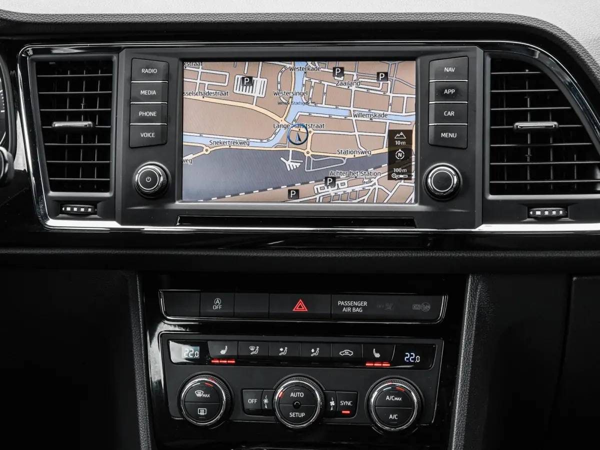 1.4 EcoTSI Xcellence 150 PK | LED | Camera | Trekhaak | Stoelverwarming | Sfeerverlichting | Navigatie | Apple Carplay/Android Auto | 19"