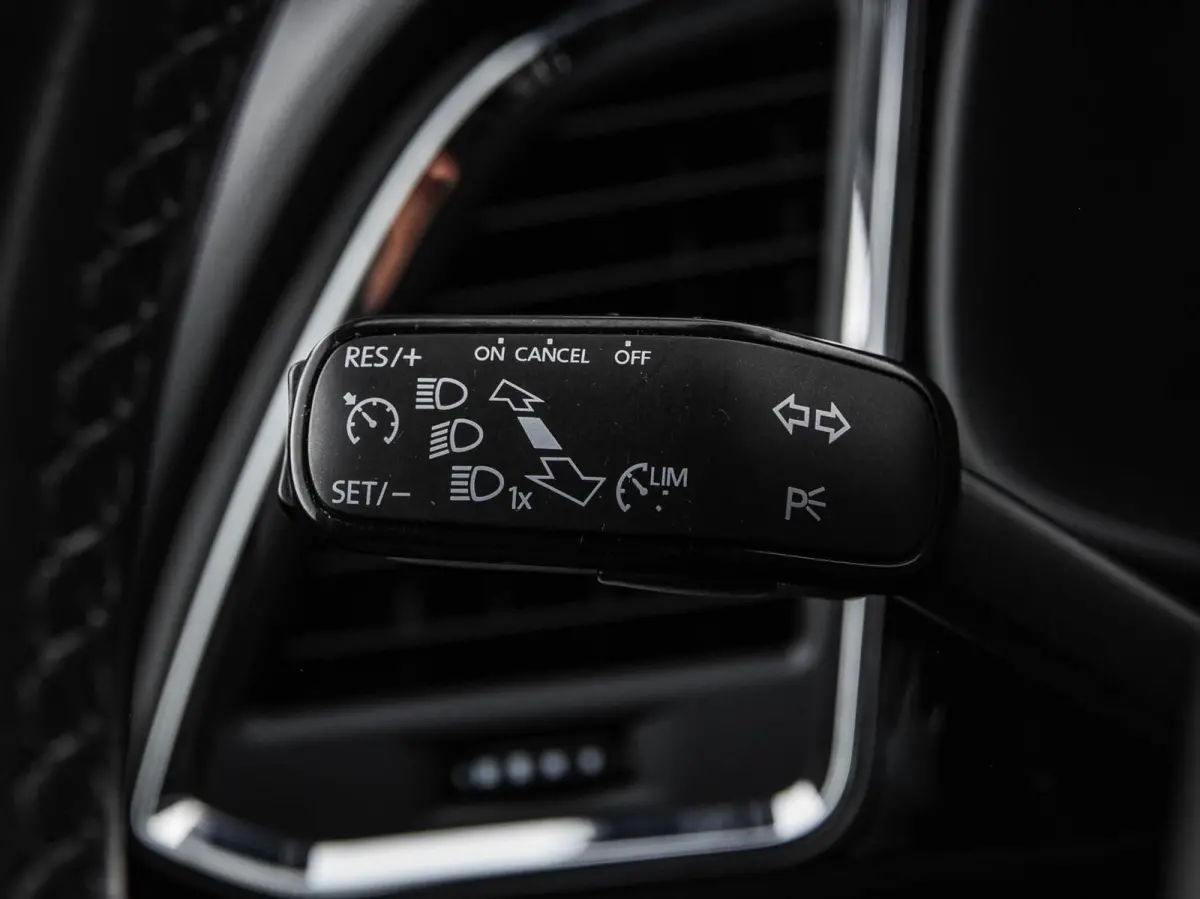 1.4 EcoTSI Xcellence 150 PK | LED | Camera | Trekhaak | Stoelverwarming | Sfeerverlichting | Navigatie | Apple Carplay/Android Auto | 19"