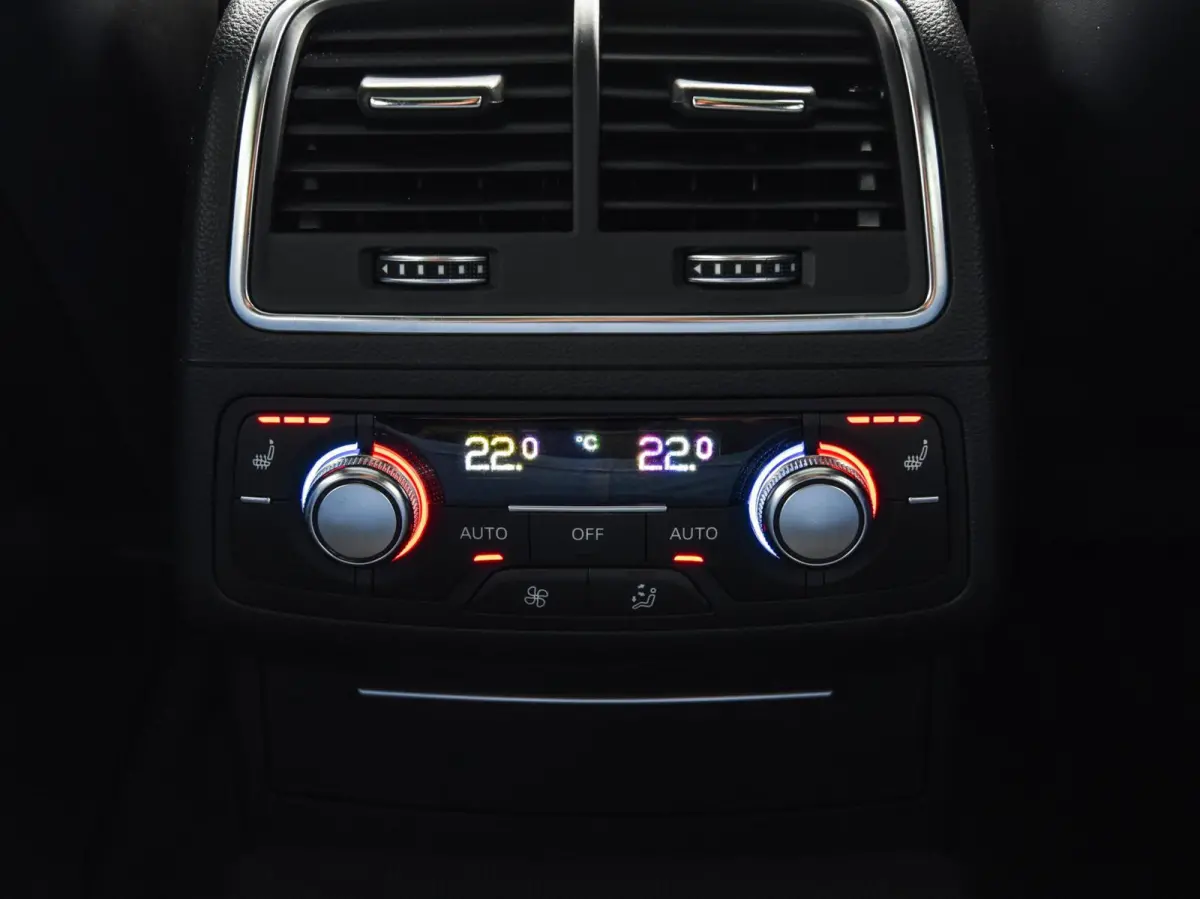 4.0 TFSI quattro 605 PK Performance Pro Line Plus | Panoramadak | Keramisch | Milltek | Soft-Close | ACC | Matrix LED | 21"