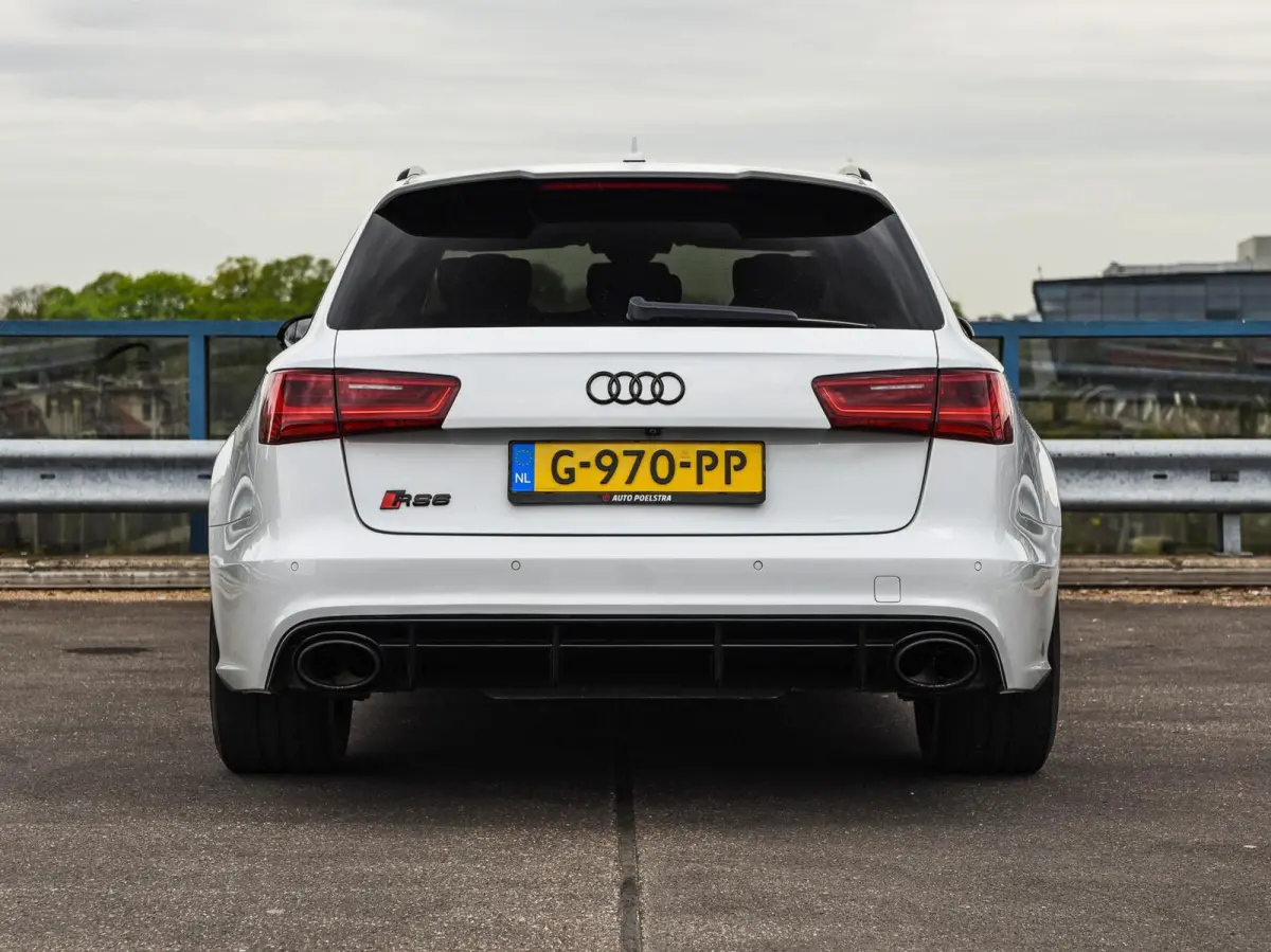 4.0 TFSI quattro 605 PK Performance Pro Line Plus | Panoramadak | Keramisch | Milltek | Soft-Close | ACC | Matrix LED | 21"