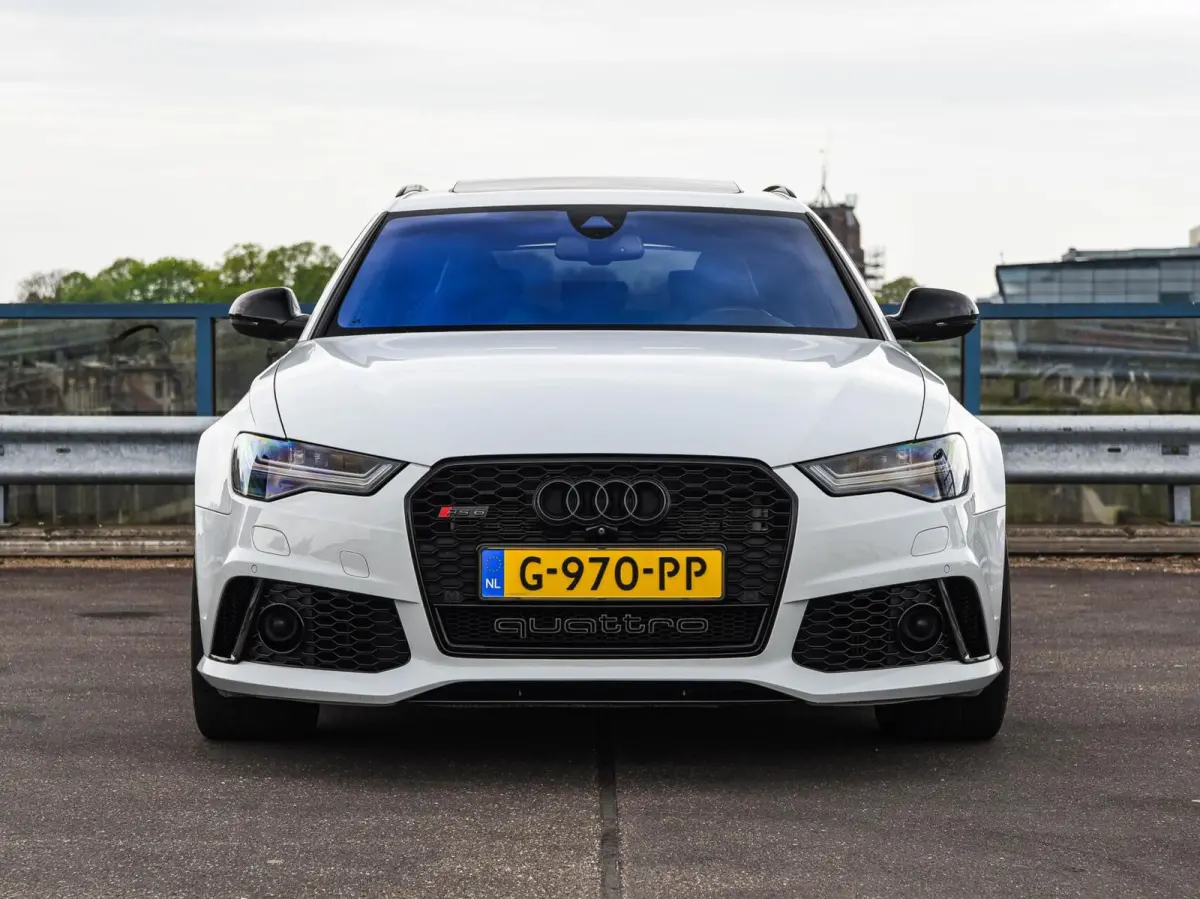 4.0 TFSI quattro 605 PK Performance Pro Line Plus | Panoramadak | Keramisch | Milltek | Soft-Close | ACC | Matrix LED | 21"