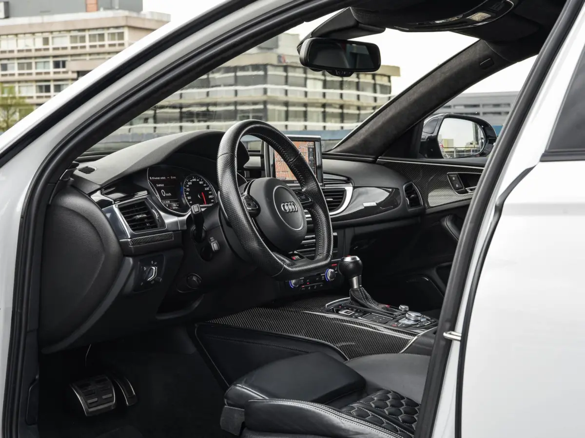 4.0 TFSI quattro 605 PK Performance Pro Line Plus | Panoramadak | Keramisch | Milltek | Soft-Close | ACC | Matrix LED | 21"