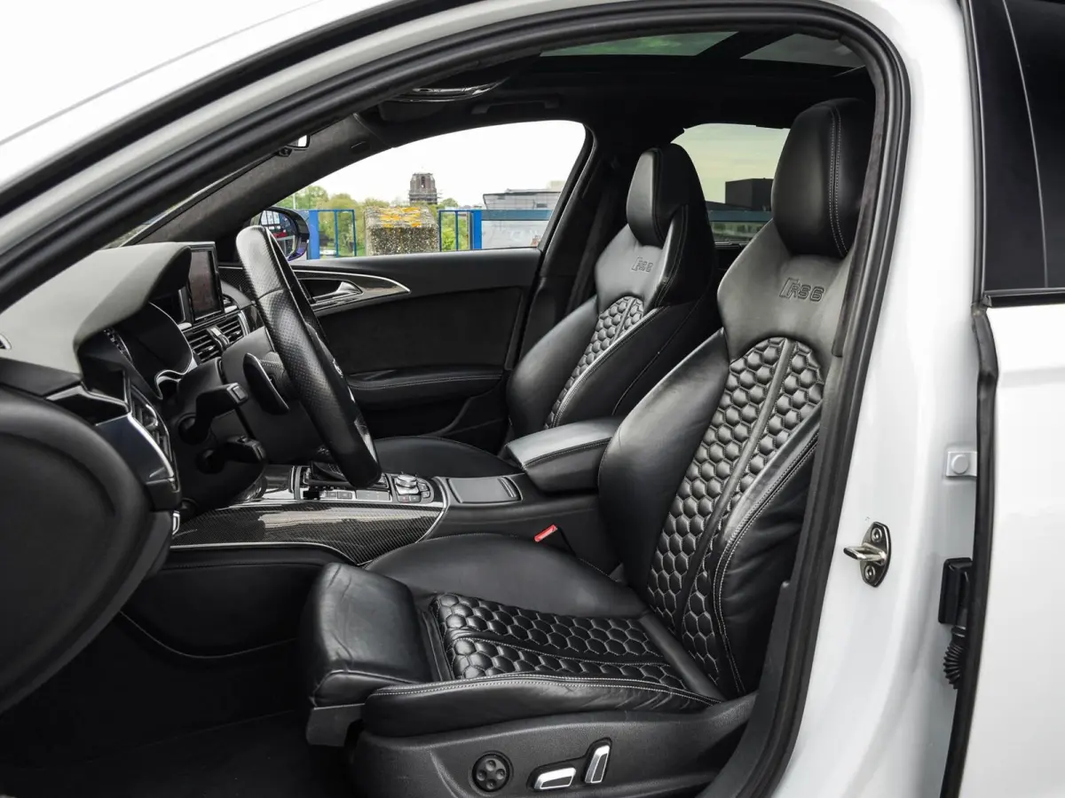 4.0 TFSI quattro 605 PK Performance Pro Line Plus | Panoramadak | Keramisch | Milltek | Soft-Close | ACC | Matrix LED | 21"