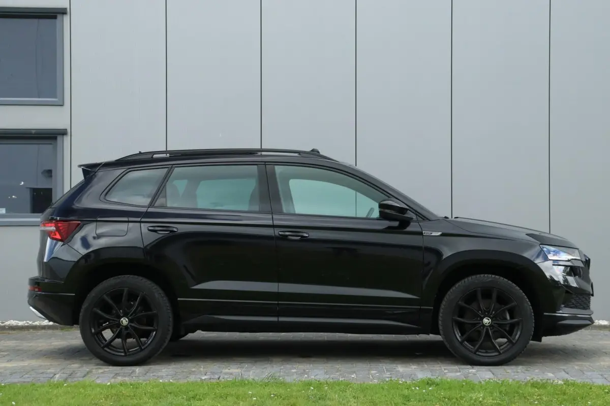 1.5 TSI / 150 PK / DSG / Sportline / VOL OPTIES / Pano / Black Edition / Virtual Cockpit / Camera / Adaptieve Cruise Control / Trekhaak / 18"!