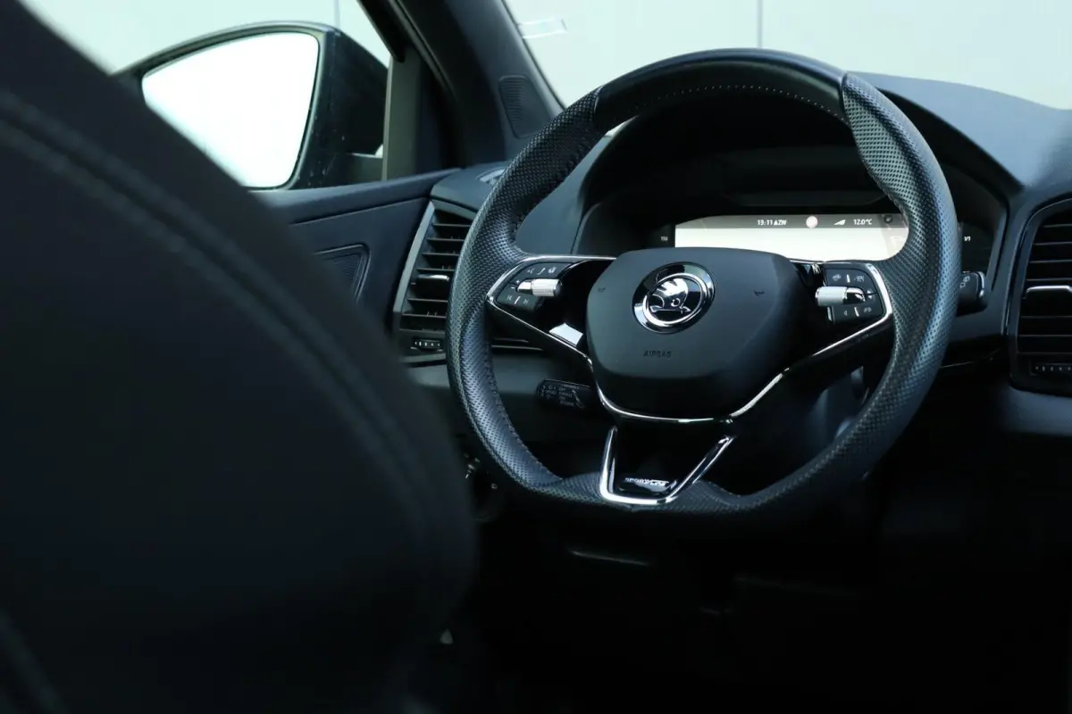 1.5 TSI / 150 PK / DSG / Sportline / VOL OPTIES / Pano / Black Edition / Virtual Cockpit / Camera / Adaptieve Cruise Control / Trekhaak / 18"!