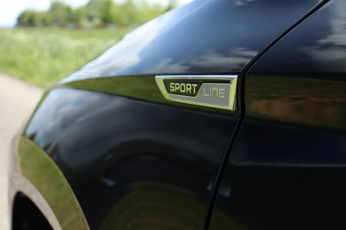 1.5 TSI / 150 PK / DSG / Sportline / VOL OPTIES / Pano / Black Edition / Virtual Cockpit / Camera / Adaptieve Cruise Control / Trekhaak / 18"!