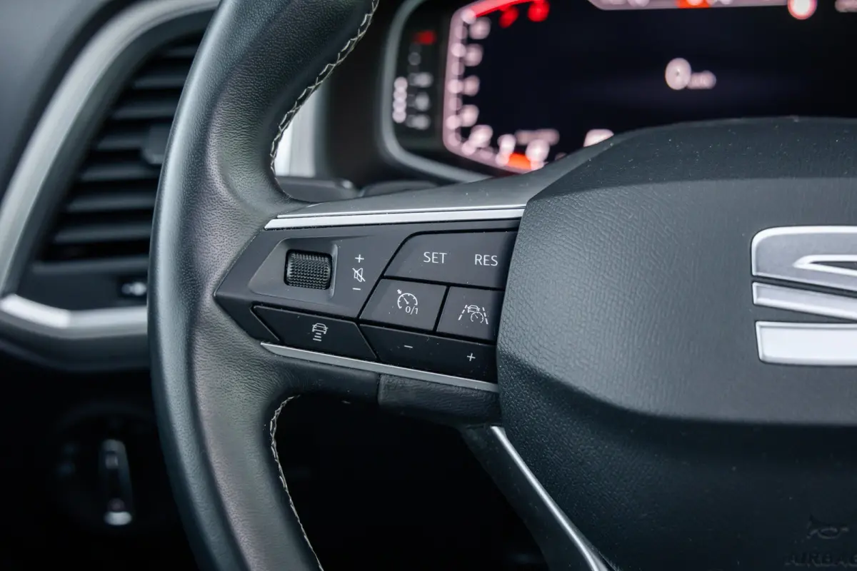 1.5 TSI Business Intense | Automaat | Panoramadak | Adaptieve cruise | 360 camera | LED verlichting | Elec. achterklep | Keyless