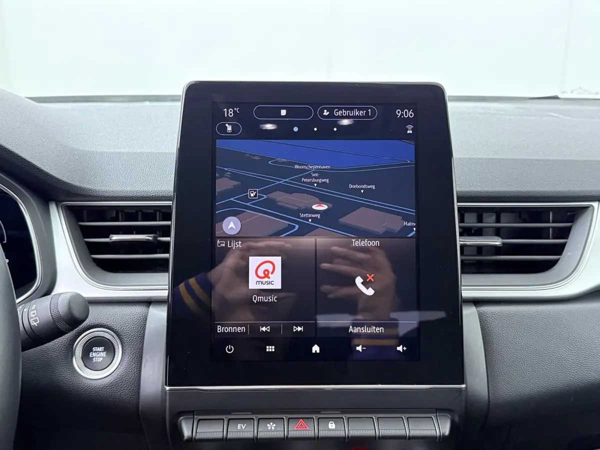 techno E-Tech hybride 145 | Automaat | Groot Navigatie | Parkeercamera | Apple CarPlay/Android Auto |