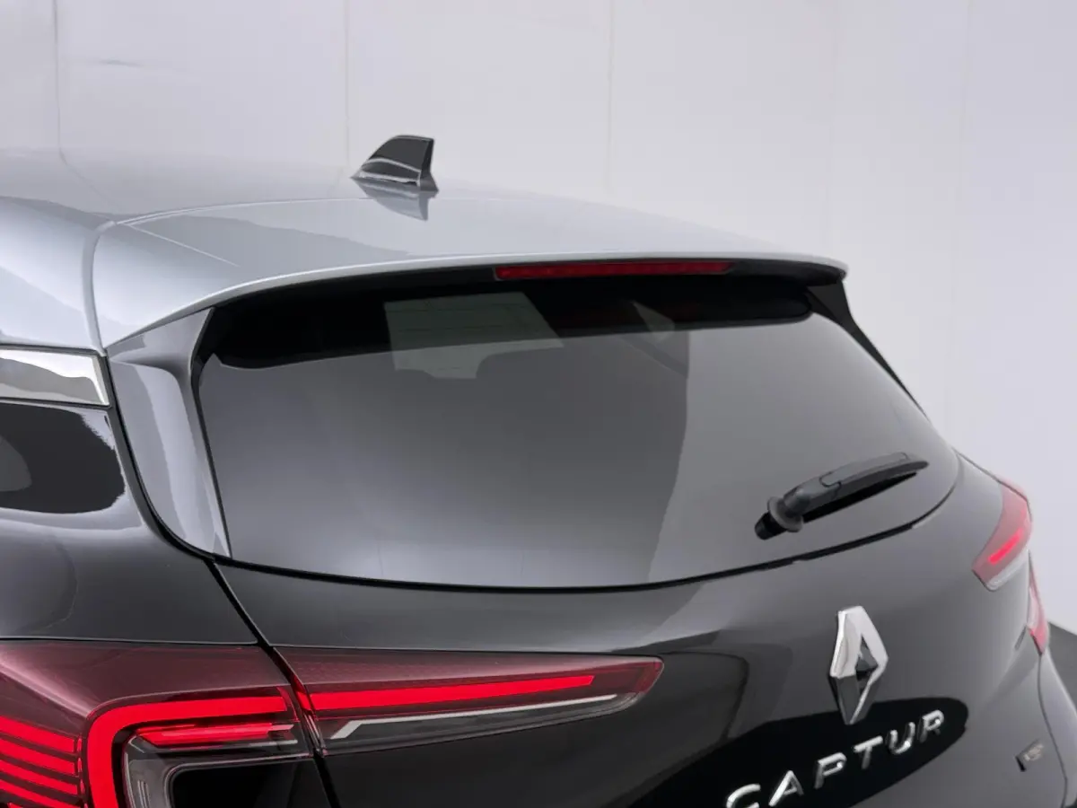 techno E-Tech hybride 145 | Automaat | Groot Navigatie | Parkeercamera | Apple CarPlay/Android Auto |