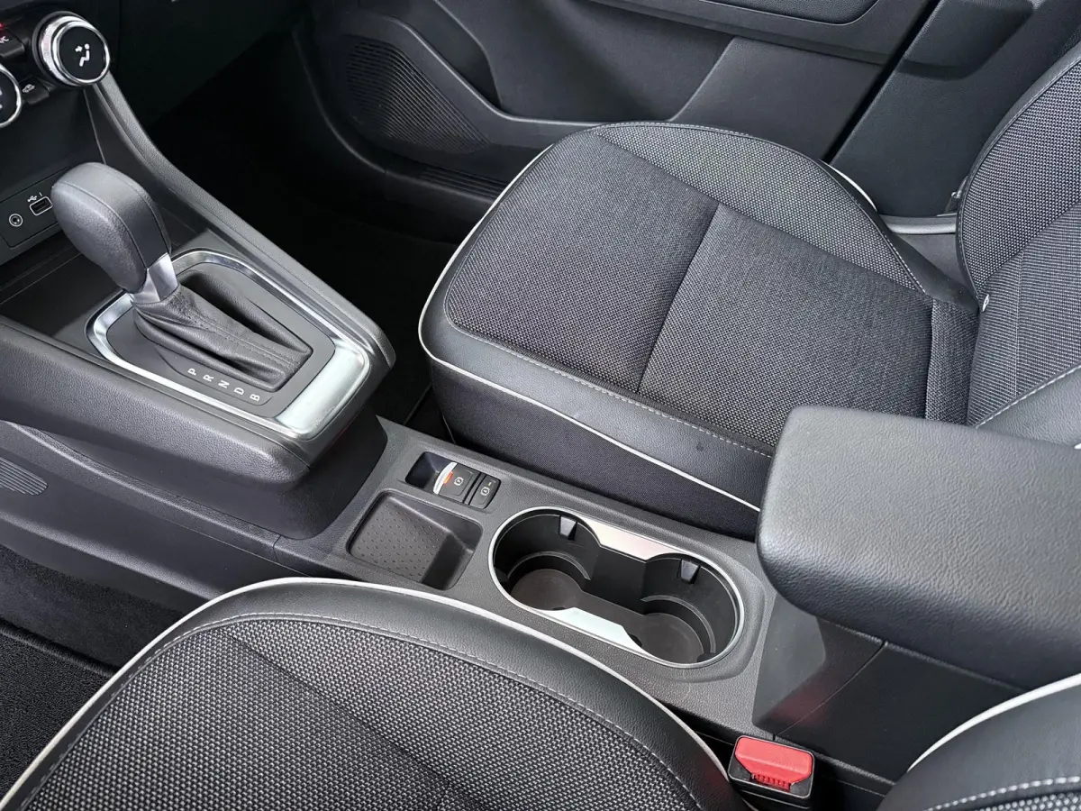 techno E-Tech hybride 145 | Automaat | Groot Navigatie | Parkeercamera | Apple CarPlay/Android Auto |