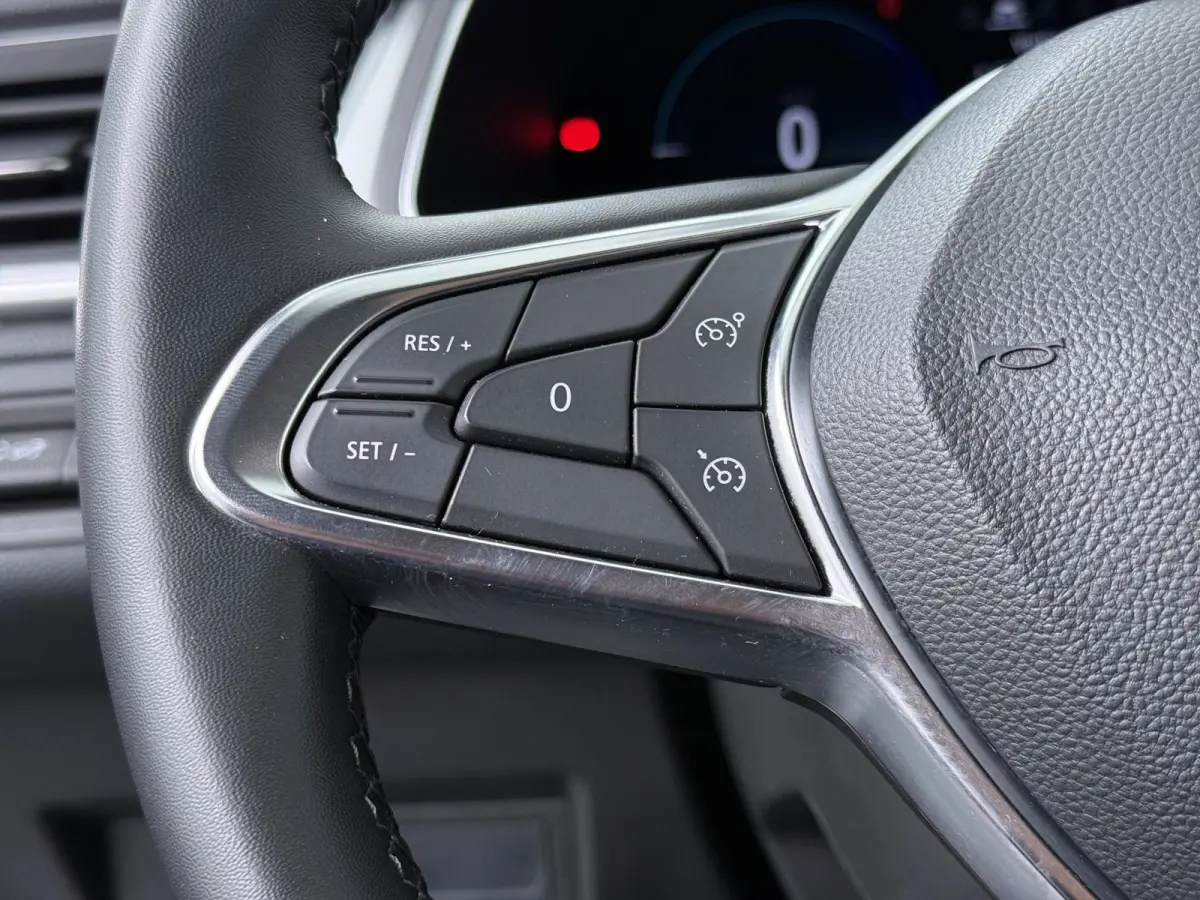 techno E-Tech hybride 145 | Automaat | Groot Navigatie | Parkeercamera | Apple CarPlay/Android Auto |