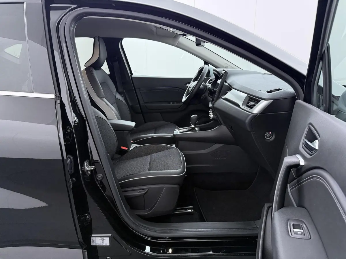 techno E-Tech hybride 145 | Automaat | Groot Navigatie | Parkeercamera | Apple CarPlay/Android Auto |