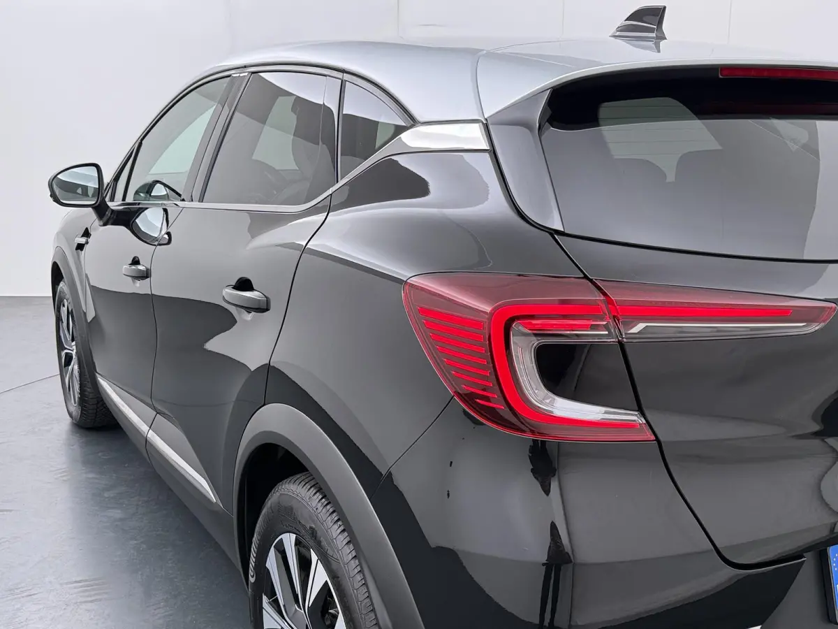 techno E-Tech hybride 145 | Automaat | Groot Navigatie | Parkeercamera | Apple CarPlay/Android Auto |