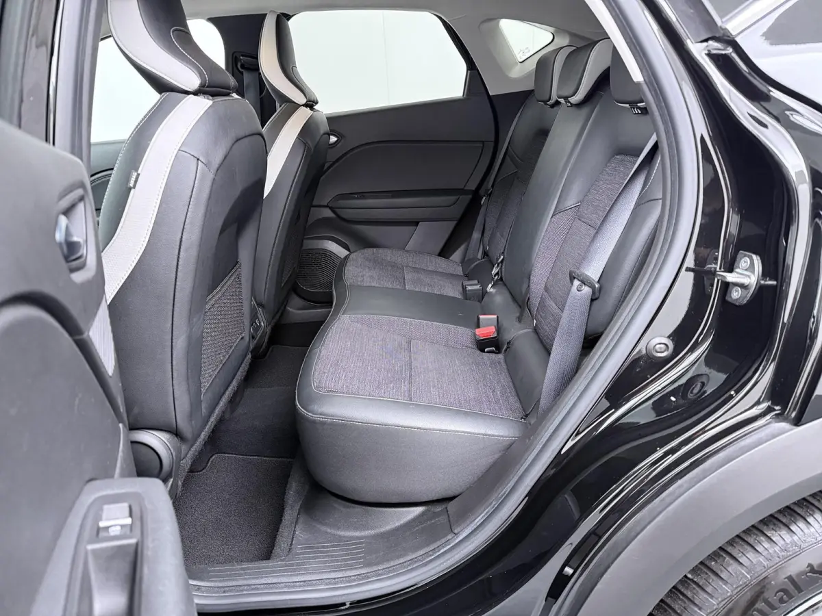 techno E-Tech hybride 145 | Automaat | Groot Navigatie | Parkeercamera | Apple CarPlay/Android Auto |