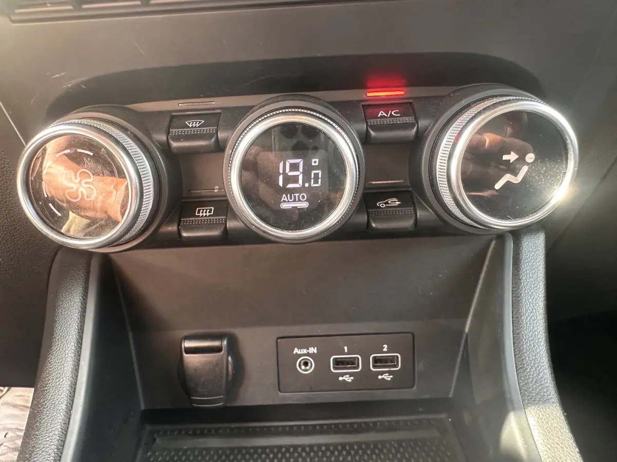 1.0 TCe|91pk|Camera|Clima|Cruise Control