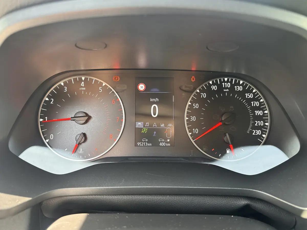 1.0 TCe|91pk|Camera|Clima|Cruise Control