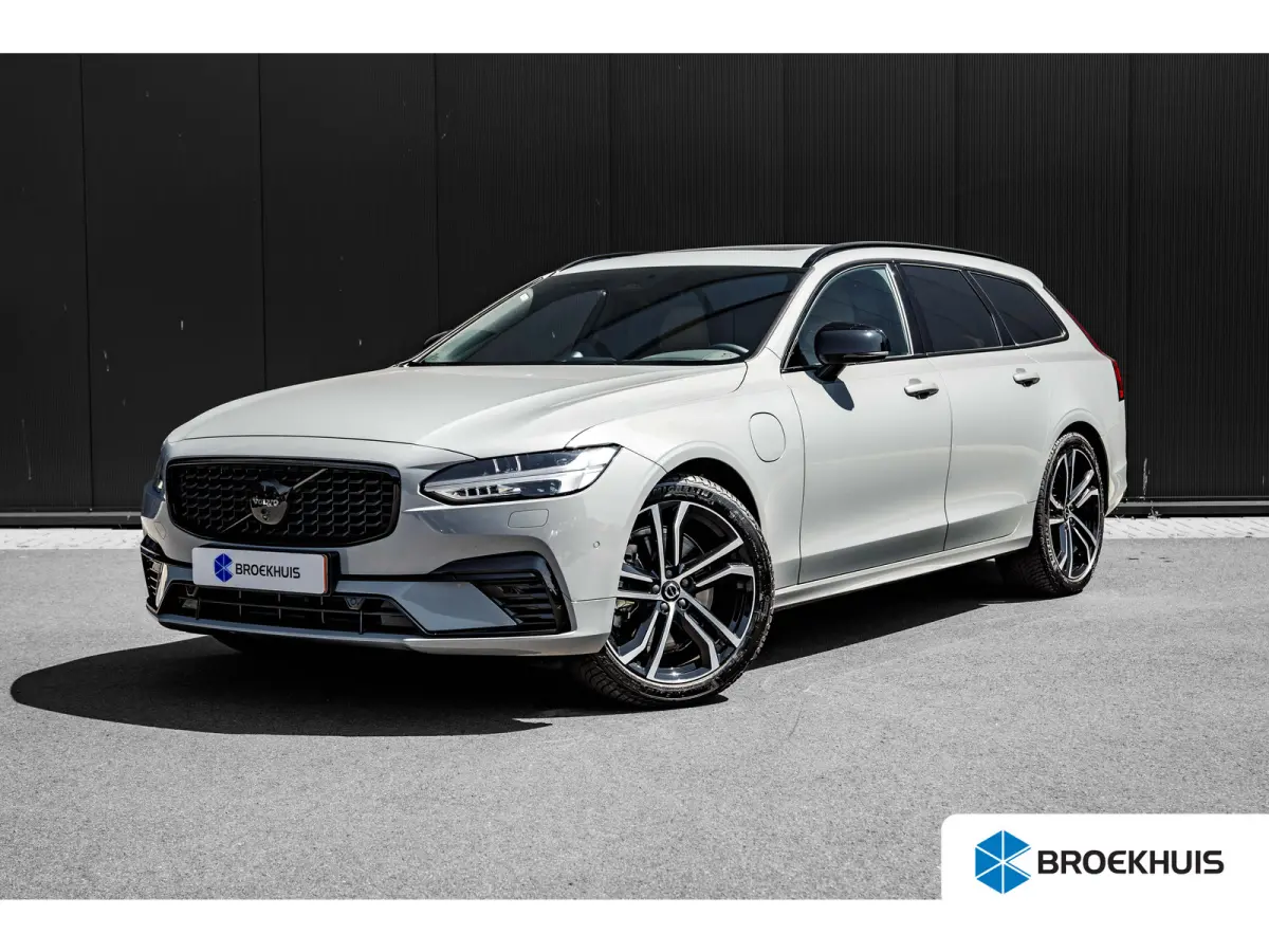 2.0 T8 Plug-in hybrid AWD Ultra Dark | Panoramadak | 360 Camera | Bowers & Wilkins | Stoelventilatie | Leder