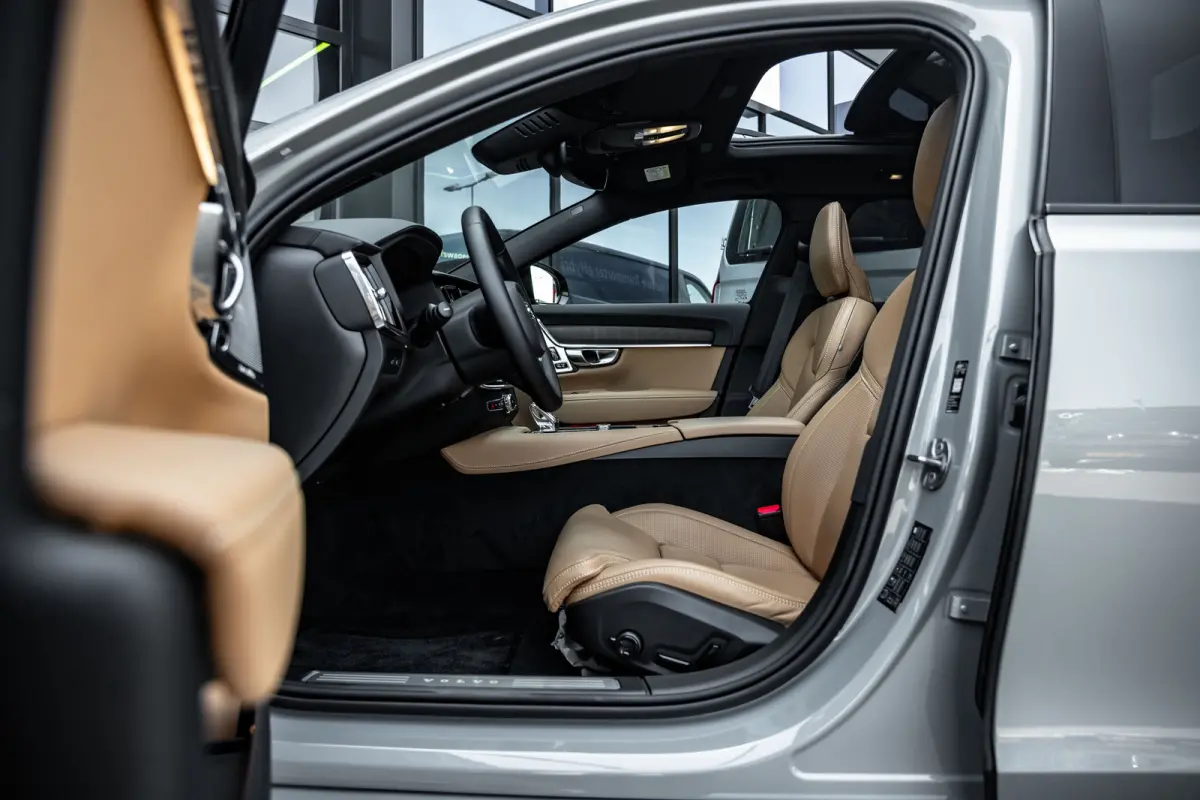 2.0 T8 Plug-in hybrid AWD Ultra Dark | Panoramadak | 360 Camera | Bowers & Wilkins | Stoelventilatie | Leder