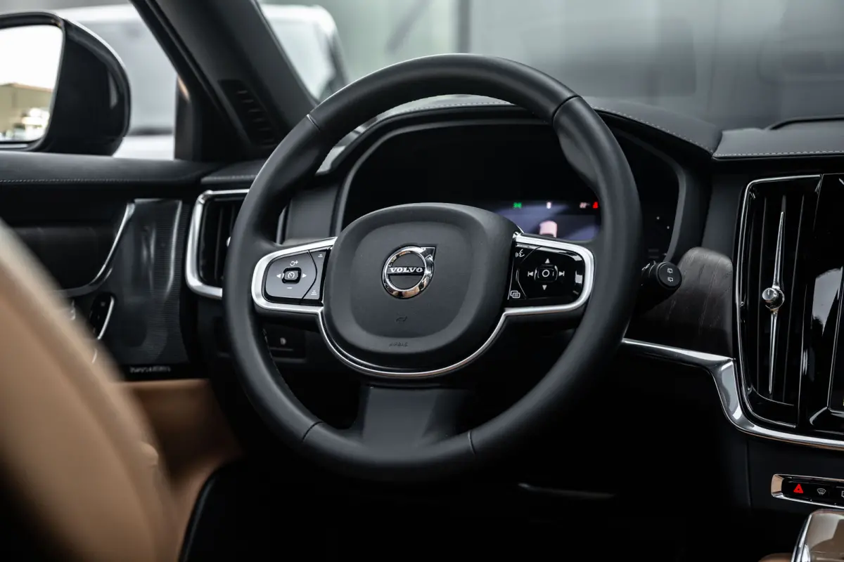2.0 T8 Plug-in hybrid AWD Ultra Dark | Panoramadak | 360 Camera | Bowers & Wilkins | Stoelventilatie | Leder
