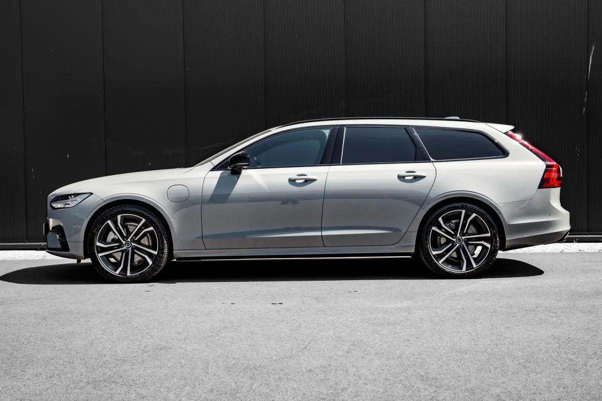 2.0 T8 Plug-in hybrid AWD Ultra Dark | Panoramadak | 360 Camera | Bowers & Wilkins | Stoelventilatie | Leder