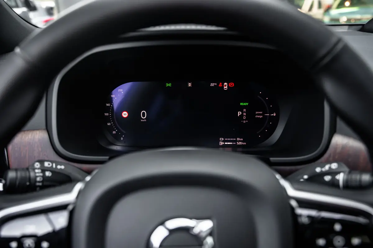 2.0 T8 Plug-in hybrid AWD Ultra Dark | Panoramadak | 360 Camera | Bowers & Wilkins | Stoelventilatie | Leder