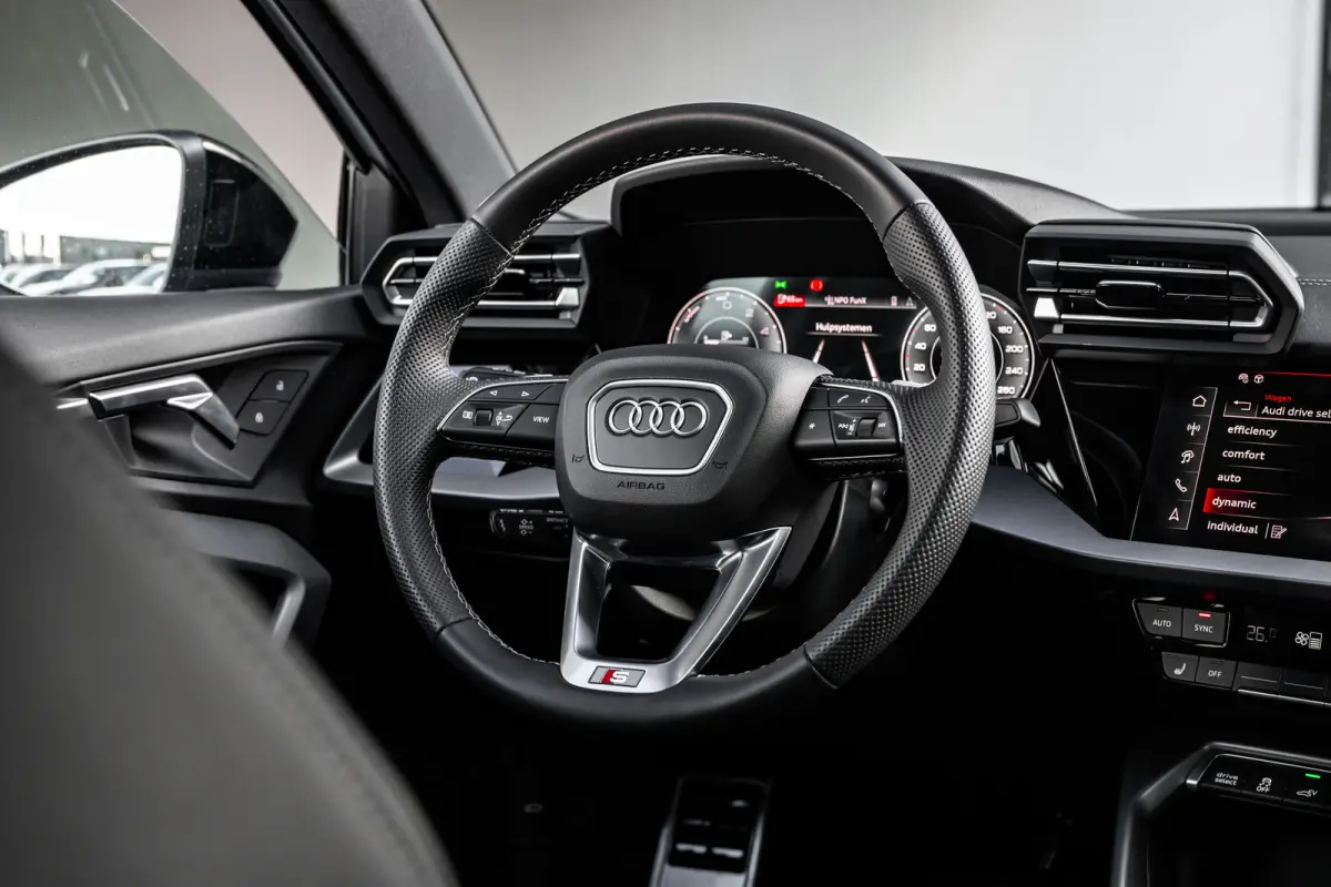 45 TFSI e S edition Competition | Carbon Spoiler | Panoramadak | Stoelverwarming | Achteruitrijcamera |