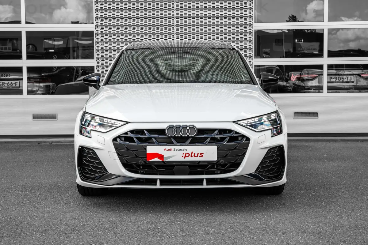 45 TFSI e S edition Competition | Carbon Spoiler | Panoramadak | Stoelverwarming | Achteruitrijcamera |