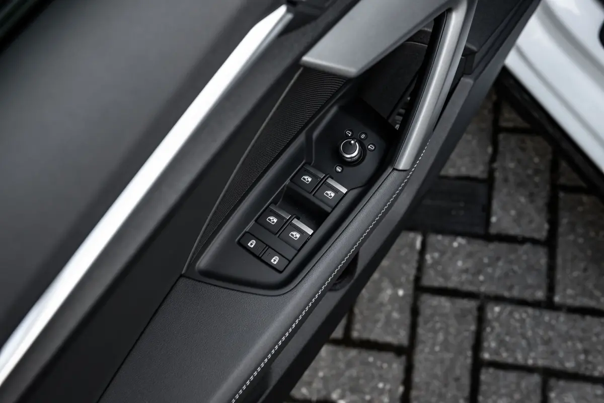 45 TFSI e S edition Competition | Carbon Spoiler | Panoramadak | Stoelverwarming | Achteruitrijcamera |