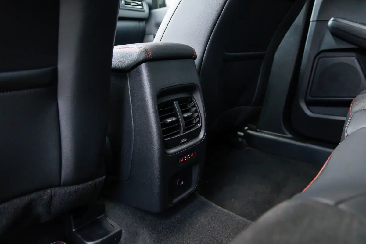 2.5 PHEV ST-Line X | Pano-dak | AGR-stoel | Wegklap Trekhaak | Adapt. Cruise | Head-Up | Full Adaptive LED | Winter-pack | Stankachel