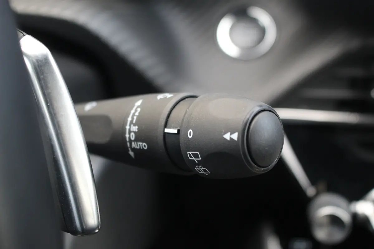 1.2 Hybrid 145 e-DCS6 GT | Adap. Cruise C. | 360 Camera | Navi | Dodehoeksens. | Full-LED | Climate C. | KeyLess | PDC V&A | CarPlay | 17" LMV | Privacy Glass | Adap. Cruise C. | 360 Camera 