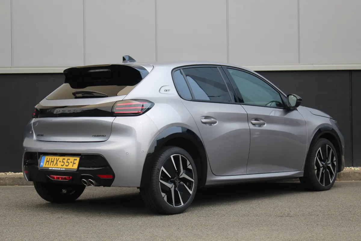 1.2 Hybrid 145 e-DCS6 GT | Adap. Cruise C. | 360 Camera | Navi | Dodehoeksens. | Full-LED | Climate C. | KeyLess | PDC V&A | CarPlay | 17" LMV | Privacy Glass | Adap. Cruise C. | 360 Camera 