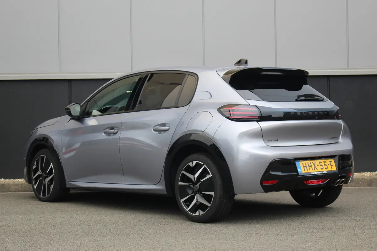 1.2 Hybrid 145 e-DCS6 GT | Adap. Cruise C. | 360 Camera | Navi | Dodehoeksens. | Full-LED | Climate C. | KeyLess | PDC V&A | CarPlay | 17" LMV | Privacy Glass | Adap. Cruise C. | 360 Camera 