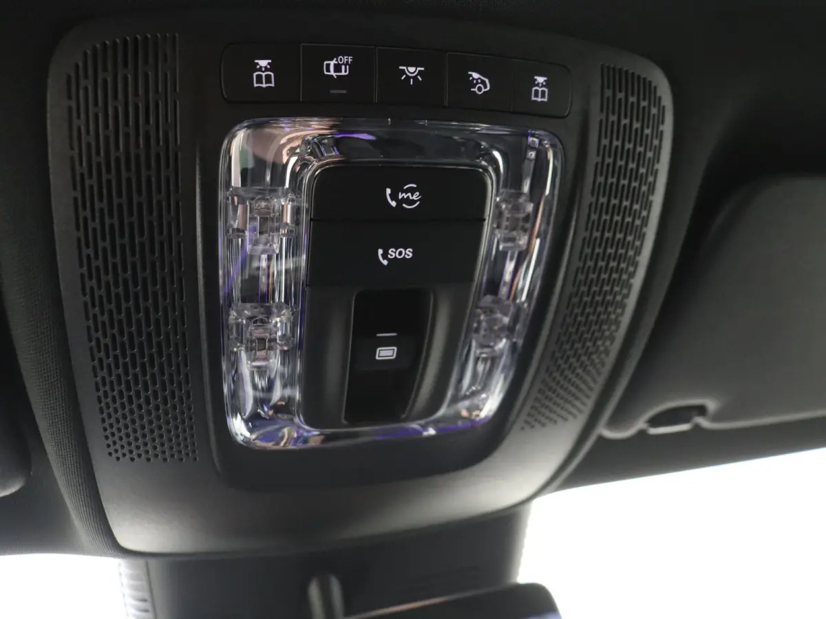 250 e Business Solution AMG Panoramadak / Keyless / Nightpakket / Parkeercamera / 19'' Multispaak / Stoelverwaming /