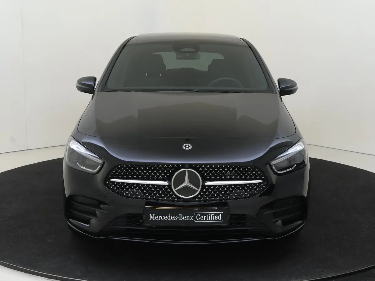 250 e Business Solution AMG Panoramadak / Keyless / Nightpakket / Parkeercamera / 19'' Multispaak / Stoelverwaming /